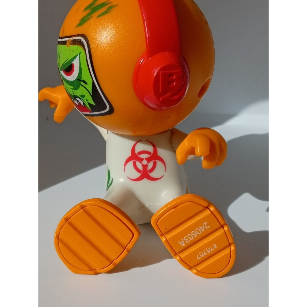 B2 Zombie Speaker Toy Figure Electronic Sound Biohazard Orange 2007 Tested Works - Picture 3 of 10